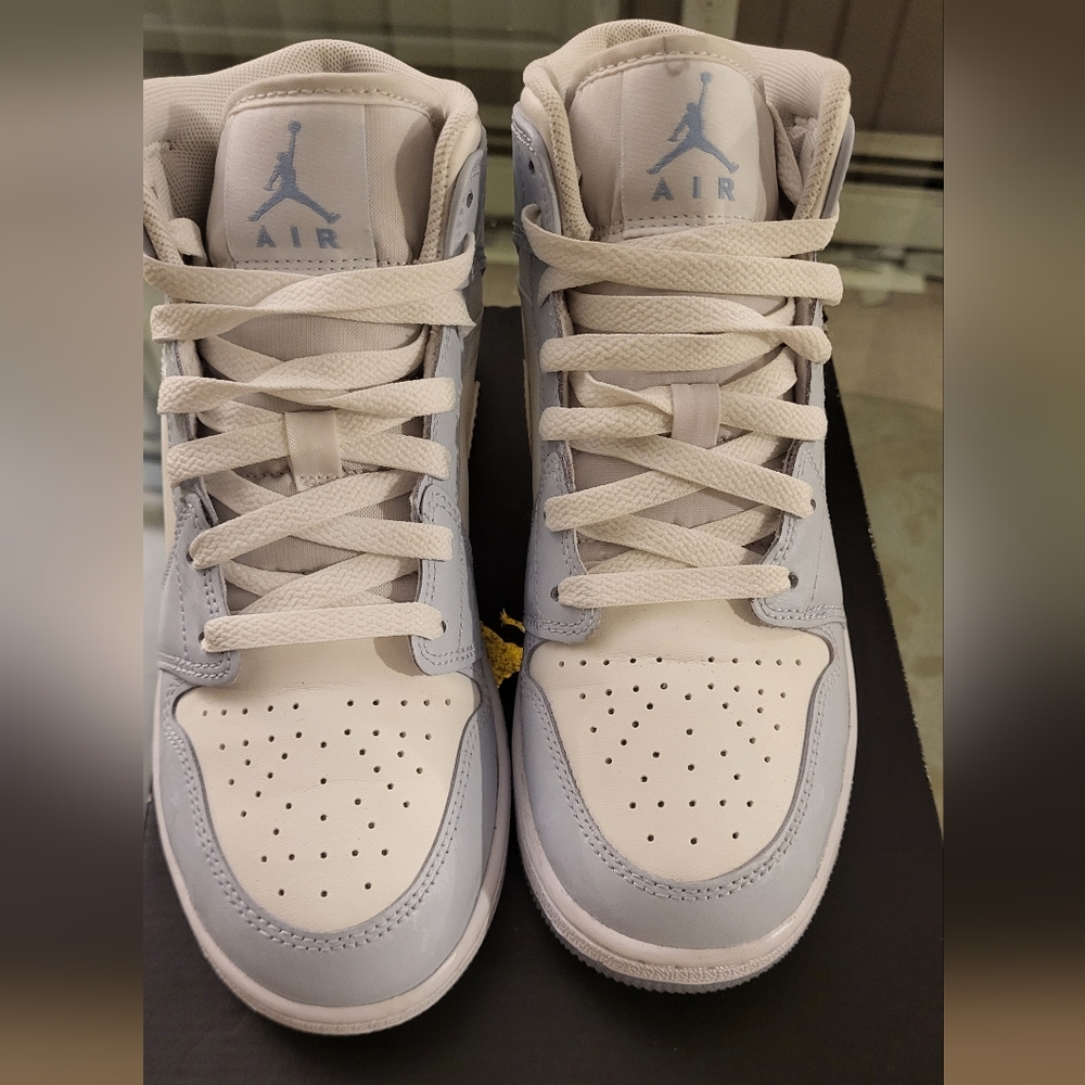 Big kids  Air jordans 5/5 womans 6 1/2